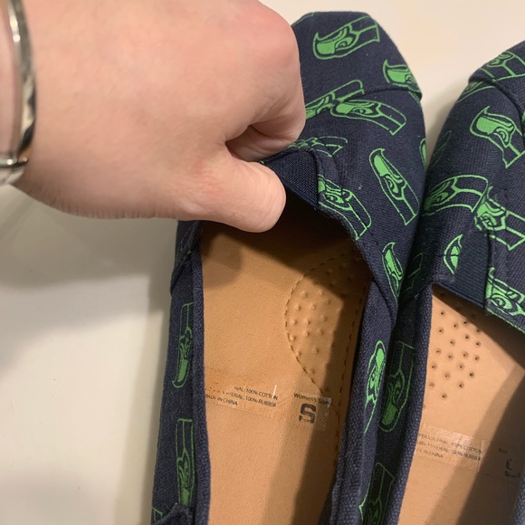 Women’s Seahawk flats - Picture 4 of 4